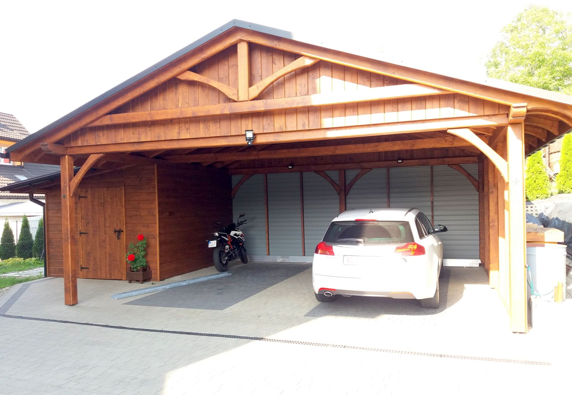 Holzcarport 5×8, zweistellig mit Raum