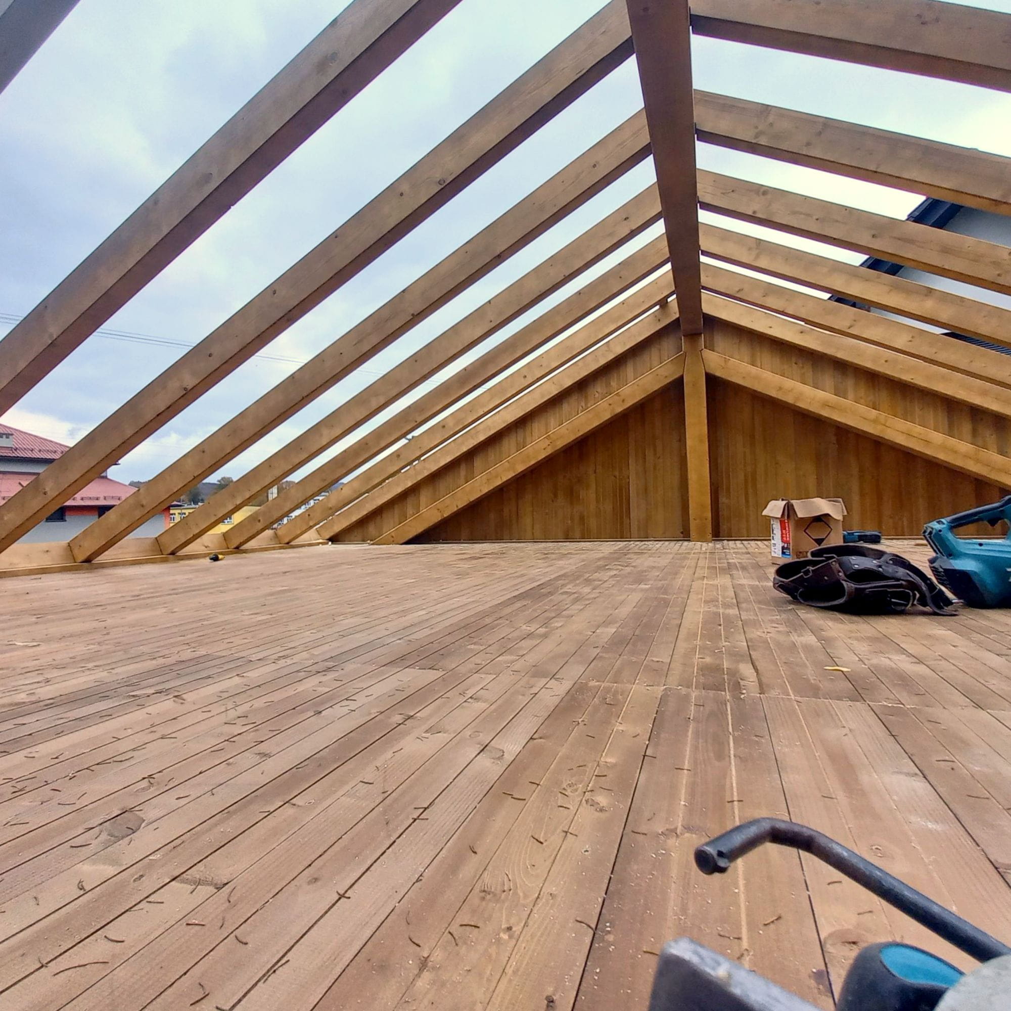 Holzcarport mit Satteldach 5,5 × 7,5, für zwei Autos – Bild 3
