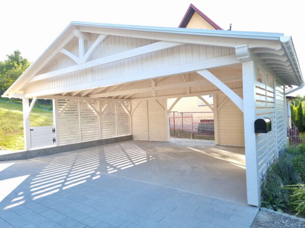 Holzüberdachung 6×8 im skandinavischen Stil