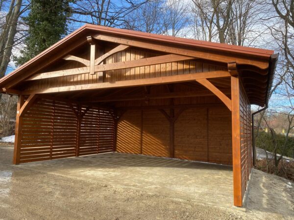 Holzcarport für 2 Autos mit den Maßen 6,5 x 5,5 m