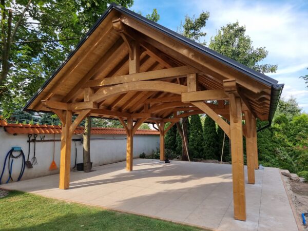 Holzüberdachung 5×7, im rustikalen Stil
