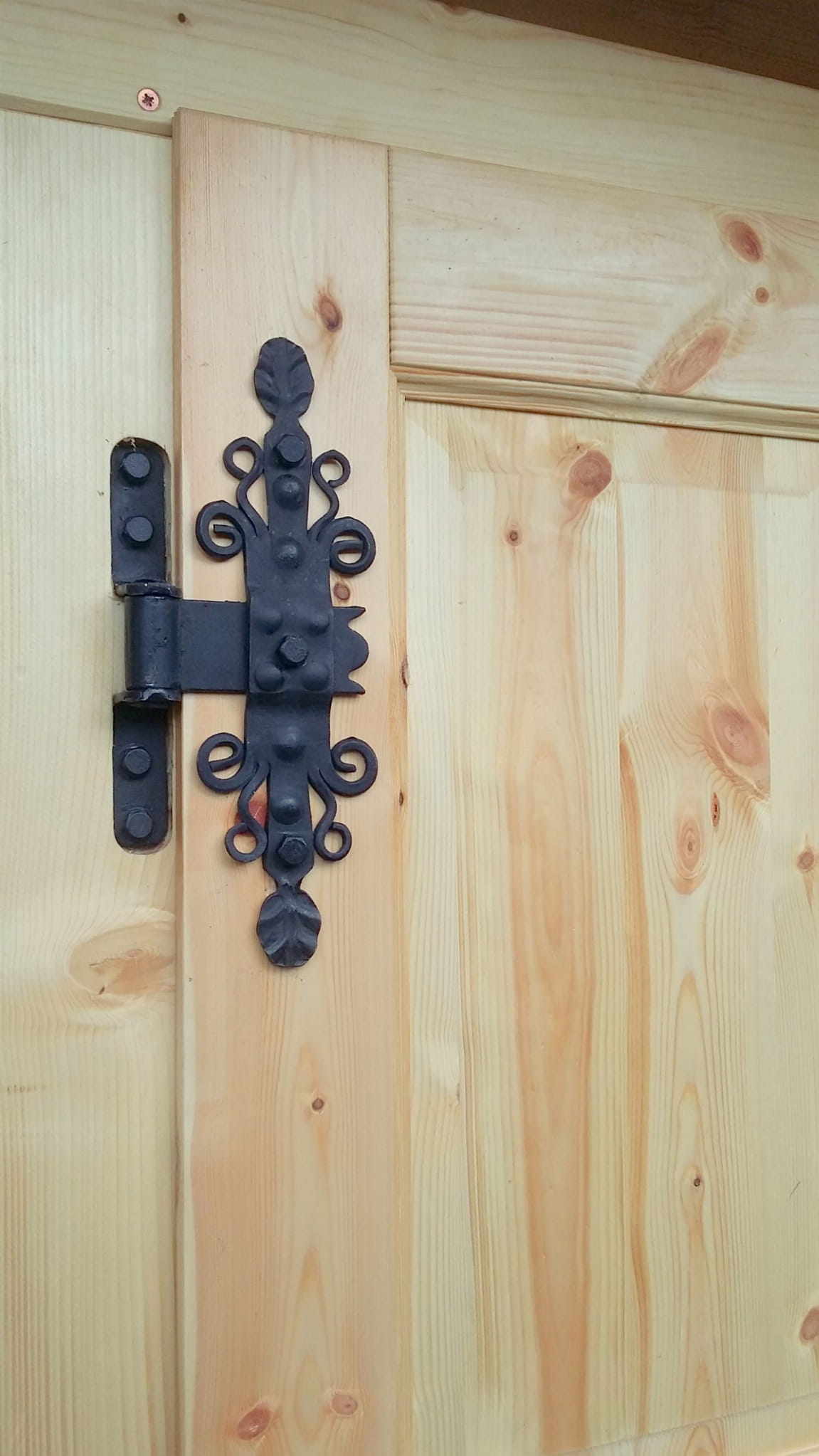 Geschnitzte Gartenlaube 6×4 m – klassische Gartenlaube mit Satteldach – Bild 26