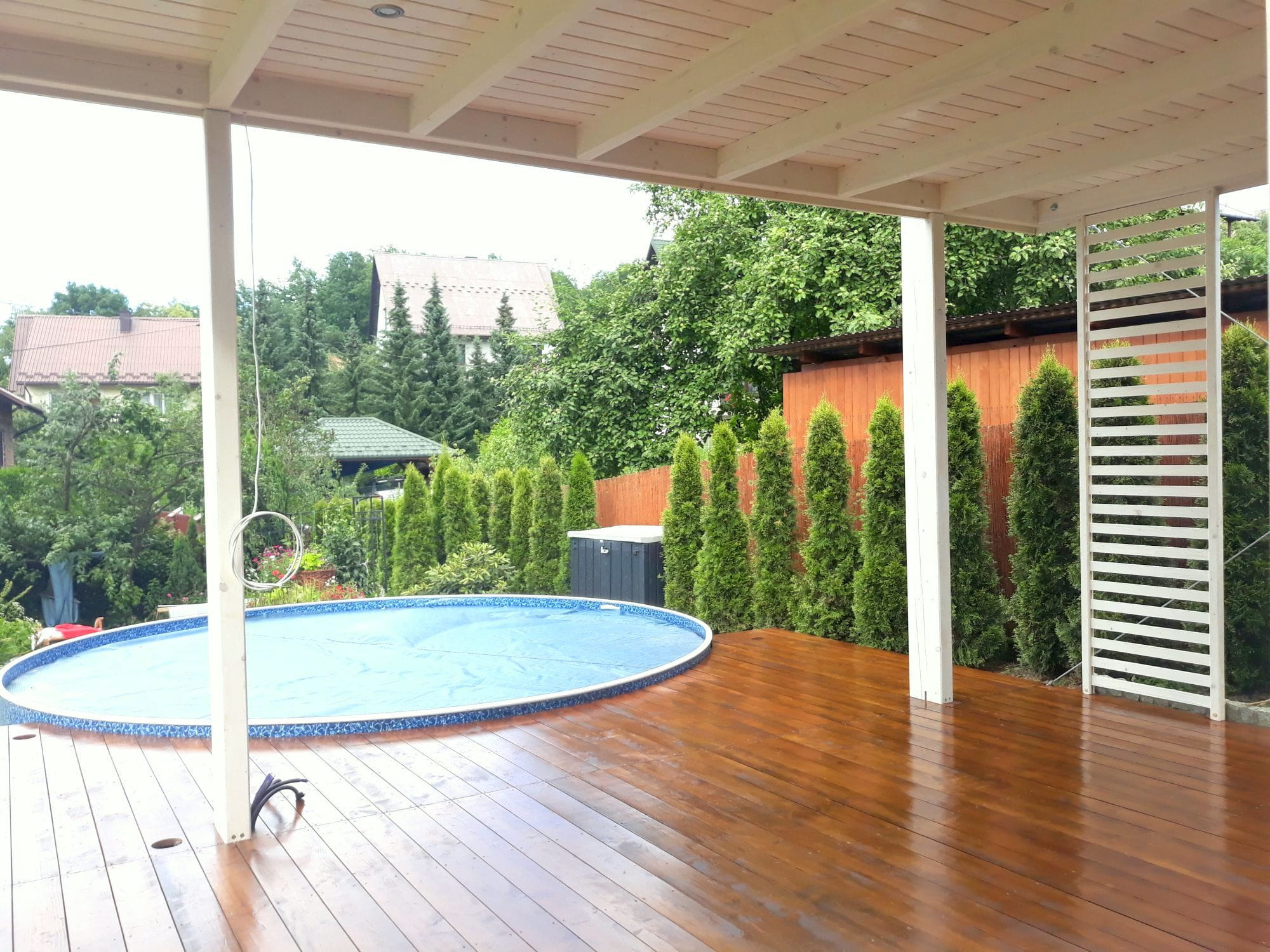 Freistehende Pergola 6×4 m mit geschlossenem Dach – moderne Gartenkonstruktion – Bild 3