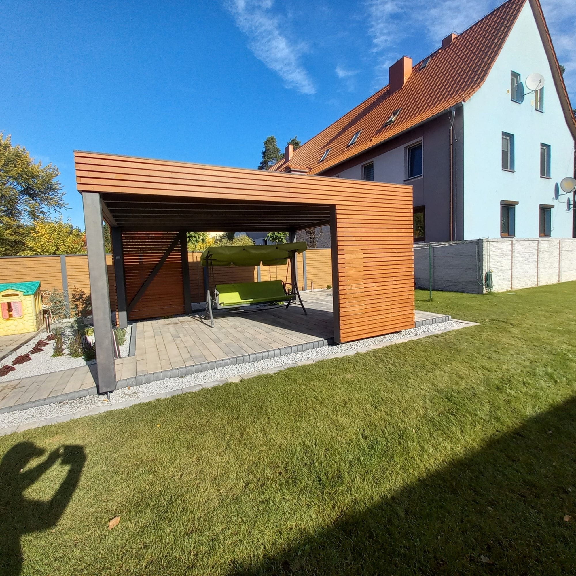 Holzüberdachung 5×4,5 m – moderne Gartenkonstruktion Gliwice – Bild 12